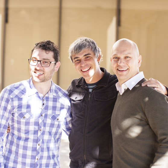 De gauche à droite : Matt Rogers, Larry Page et Tony Fadell
