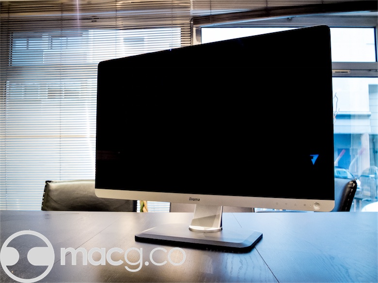 De loin, le Prolite XB2779QS ressemble un peu à l’iMac. Iiyama assume cette « ressemblance » et destine cet écran aux utilisateurs de Mac.